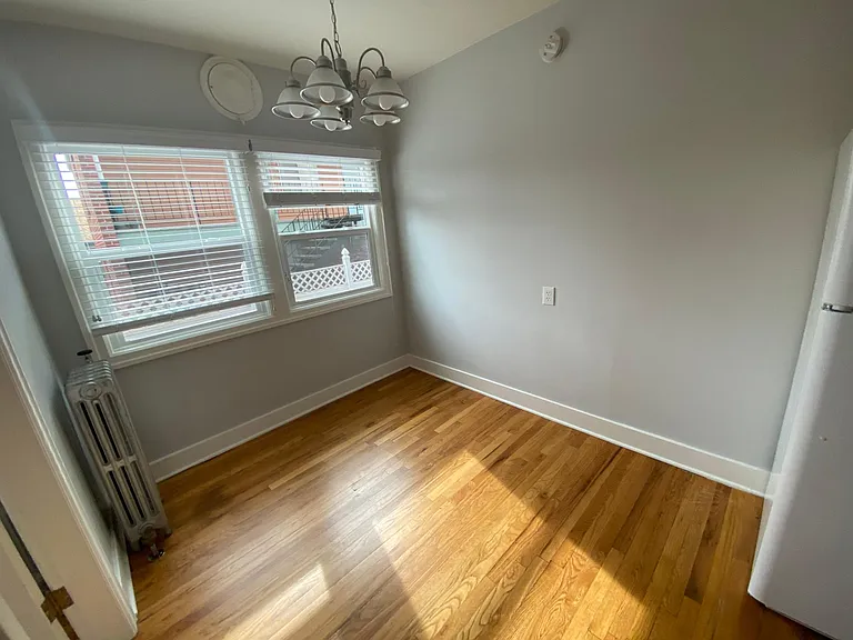 2424 NE Couch St #201 — Photo 12