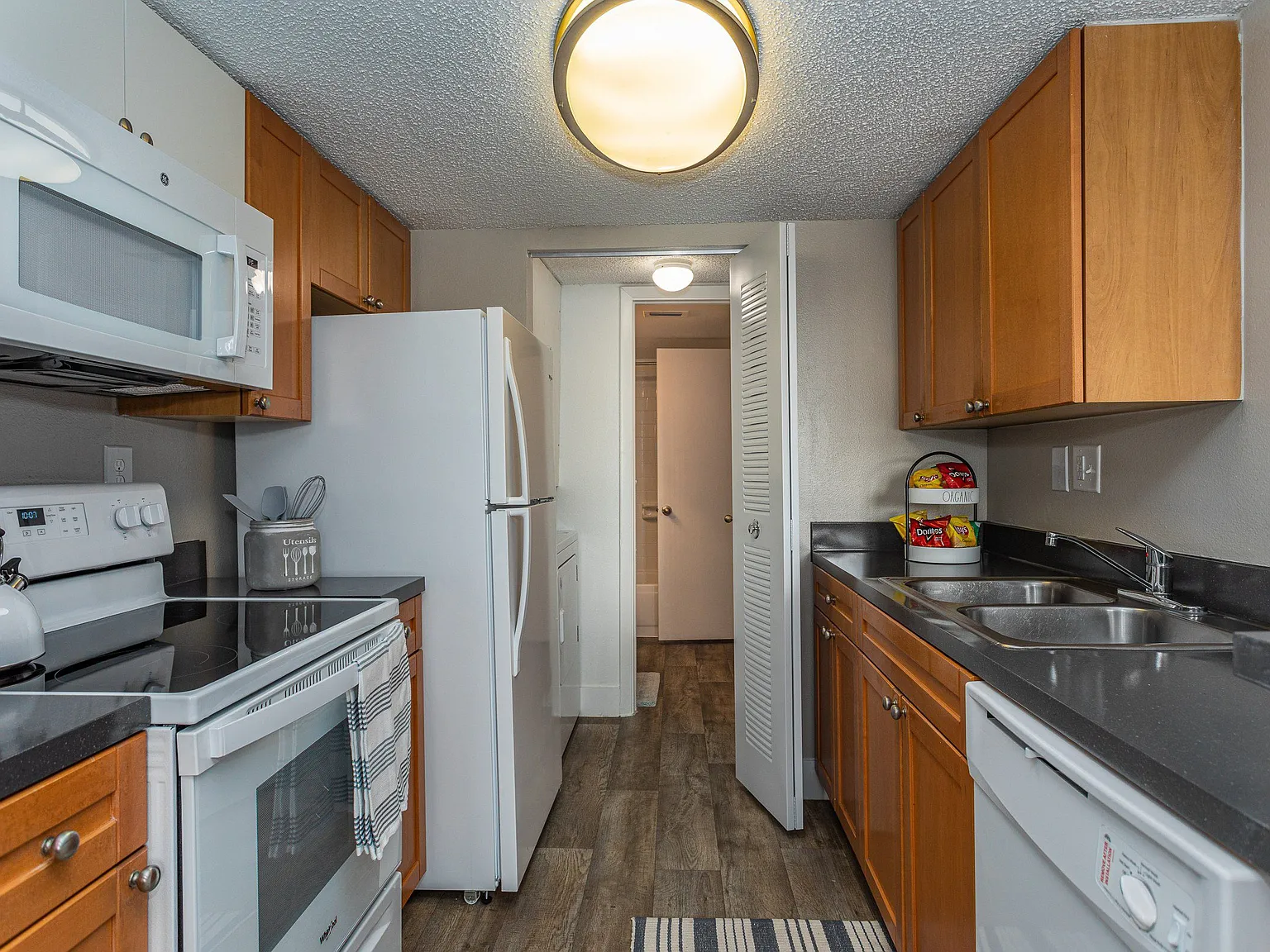 The Landings at Pembroke Lakes — Photo 3