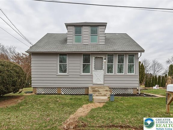 4th image of 2520 Riegel St