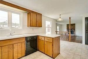 5th image of 12 Rolling Hills Dr
