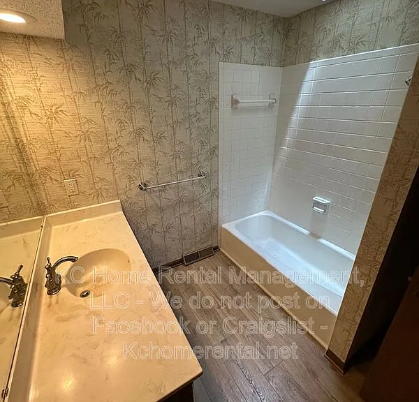 6251 Rene St — Photo 20