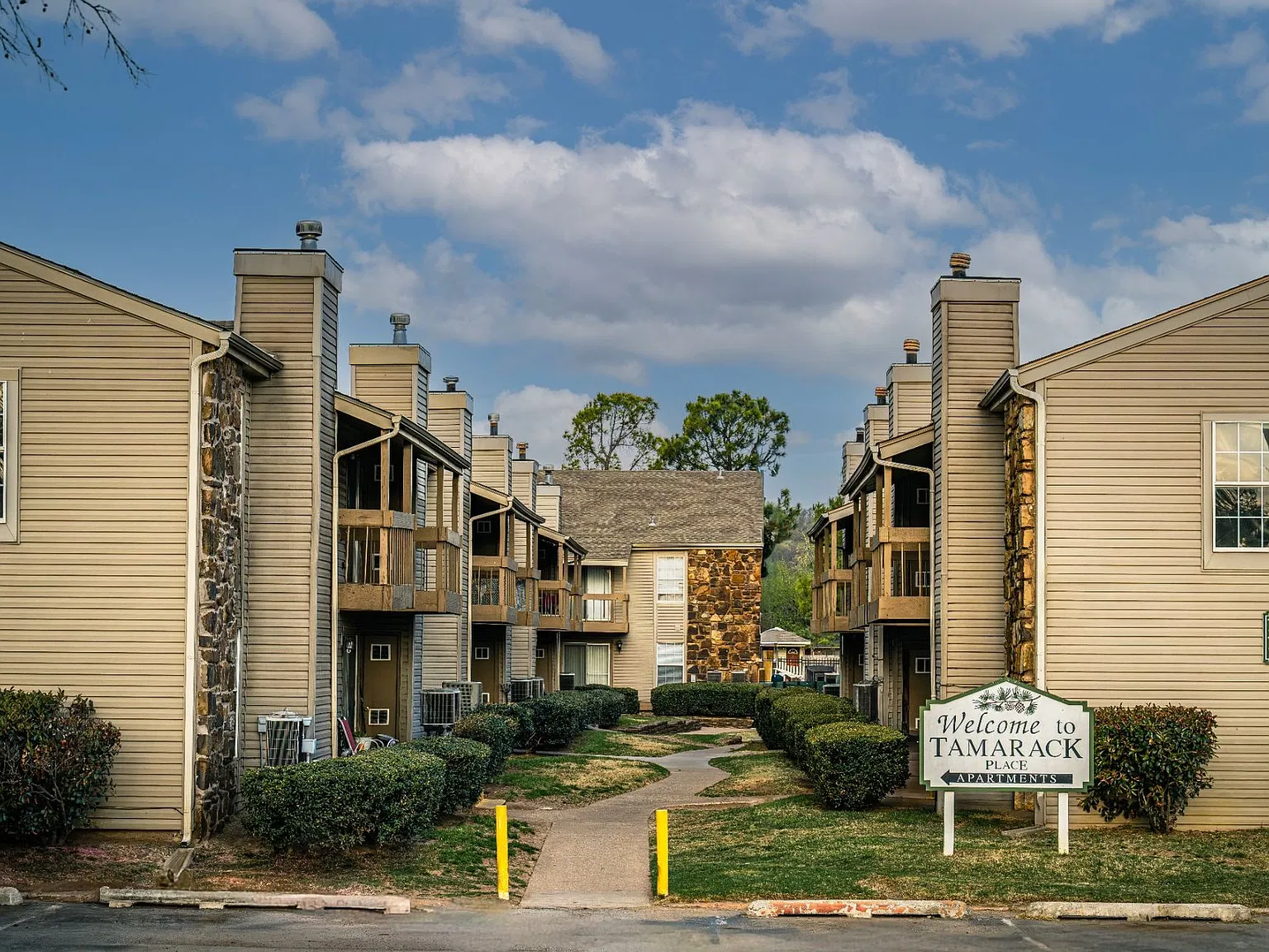 Tamarack Place Apartments — Photo 3