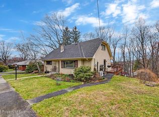 7 Cross Dr, Scranton, PA 18505