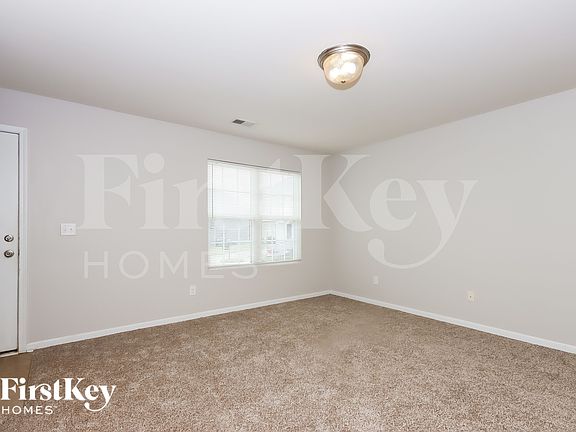2nd image of 532 Ellingsworth Ln