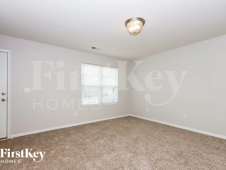 532 Ellingsworth Ln — Photo 2