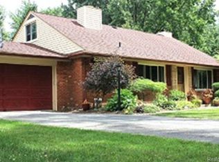 2189 Devonshire Rd, Bloomfield Hills, MI 48302