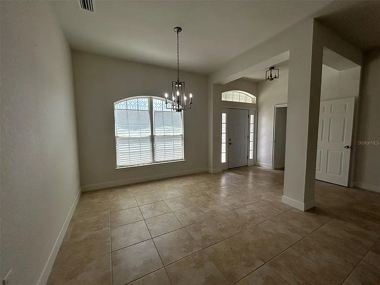 1923 Villia St — Photo 5