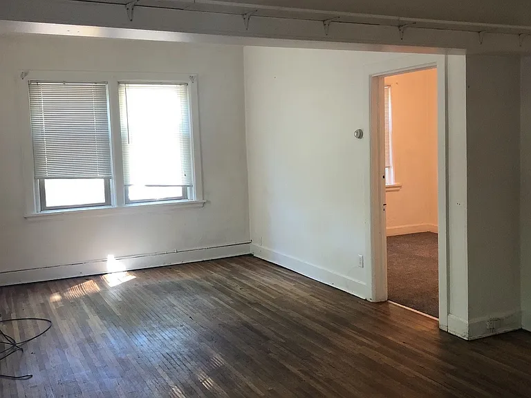 405 NE Oak St — Photo 46