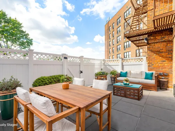 35-20 Leverich Street image 11 of 14