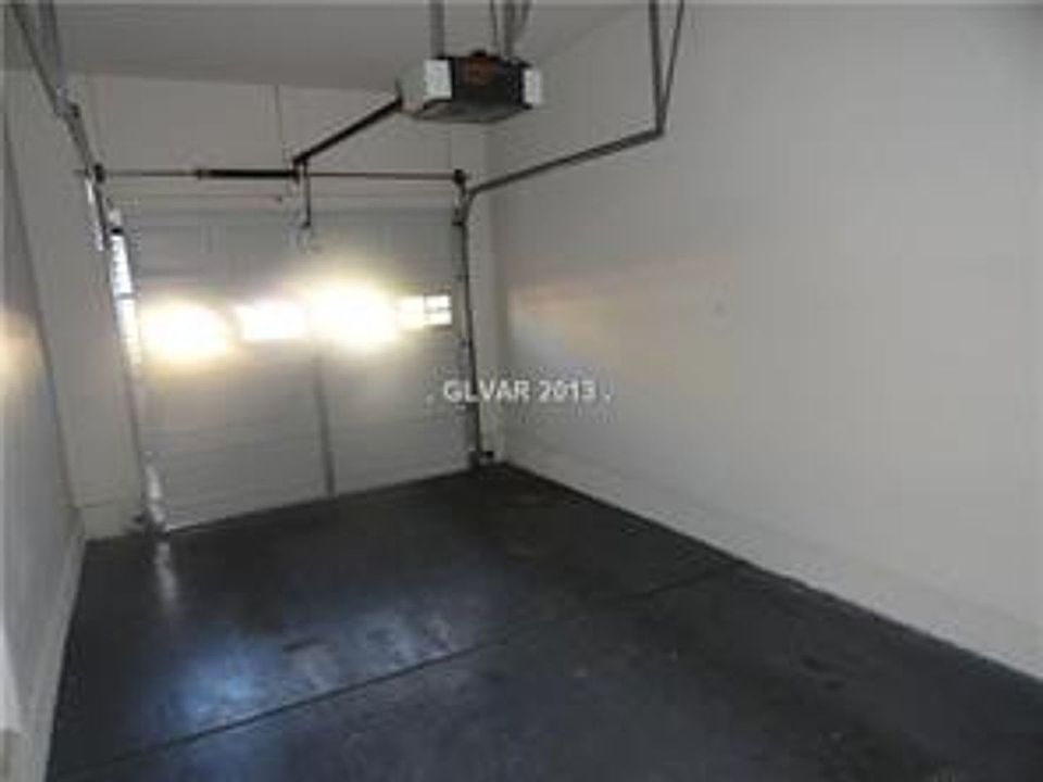 Building Photo 3