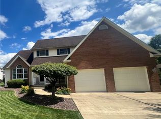35 Shawnee Dr, Girard, OH 44420
