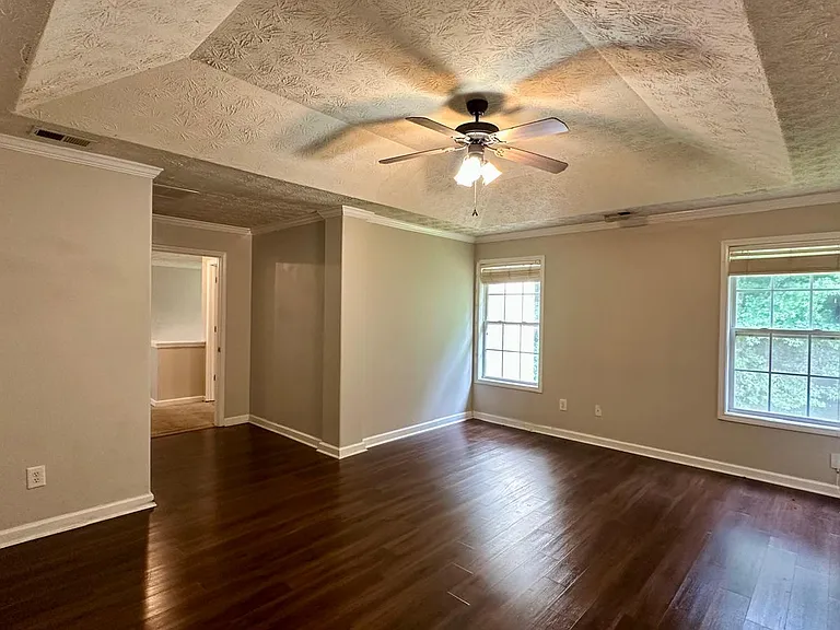 8012 Abington Dr — Photo 9