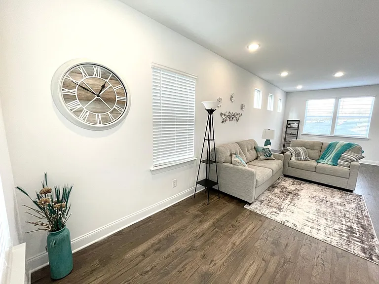 2321 Aniston Ct — Photo 16