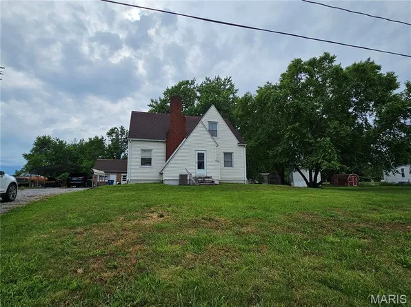 1009 S Saint Louis St, Sparta, IL 62286