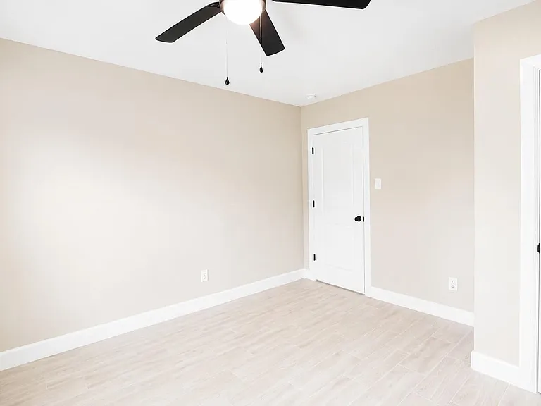 1206 Pinewood Ln — Photo 13
