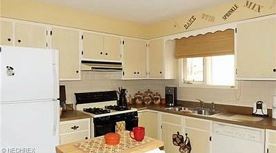 4th image of 327 Deepwood Ln