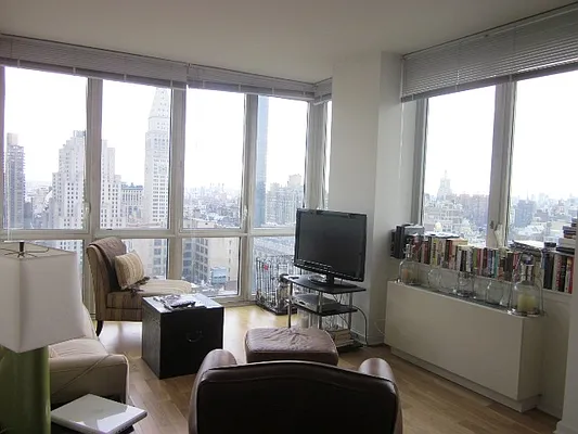 Rented by Mark David | media 20