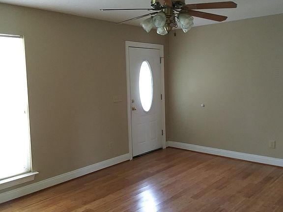 LIVING AREA PIC #2