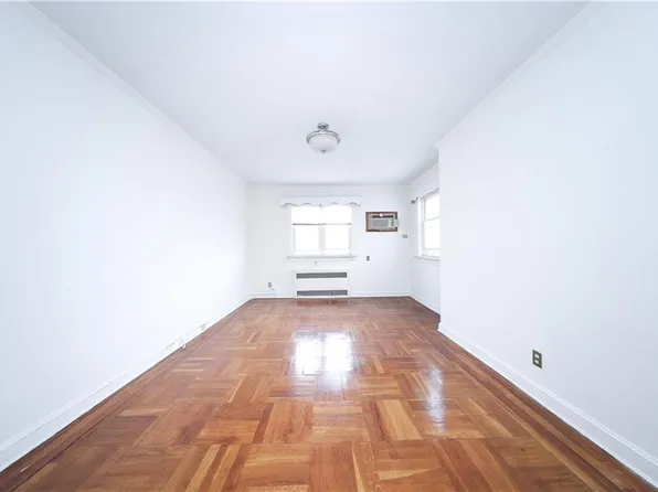 4715 Bedford Avenue image 14 of 35