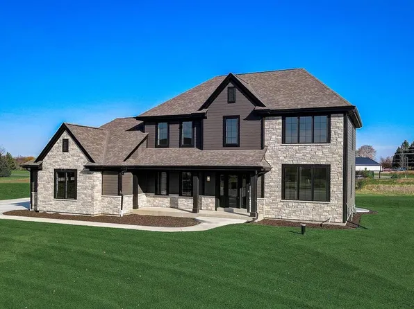 N67W28040 Maple STREET, Sussex, WI 53089
