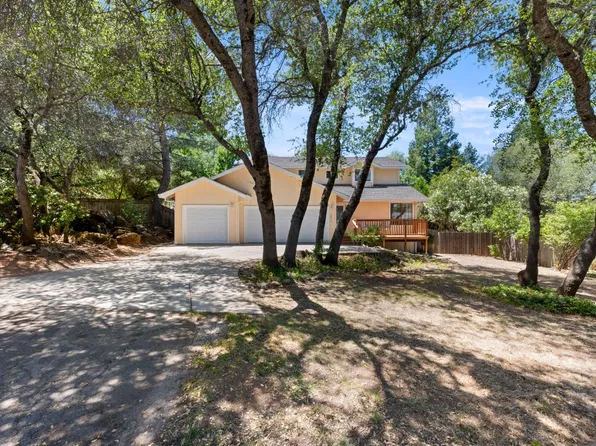 2816 Hillcrest Dr, Cameron Park, CA 95682