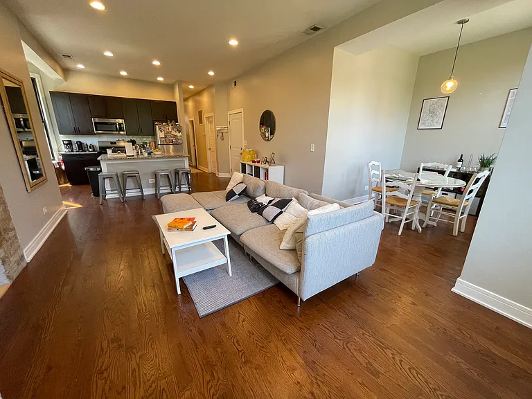 3502 N Sheffield Ave #2 — Photo 3
