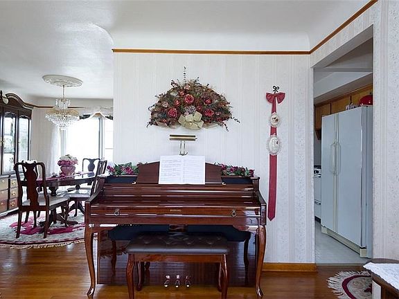 5th image of 11835 Kader Dr