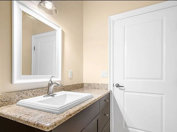 5th image of 9049 Alcott St #502