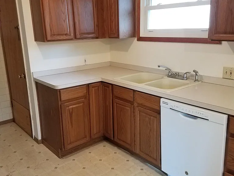 611 Eagle St — Photo 3