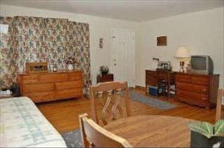 1st image of 1111 Holiday Ln APT 6