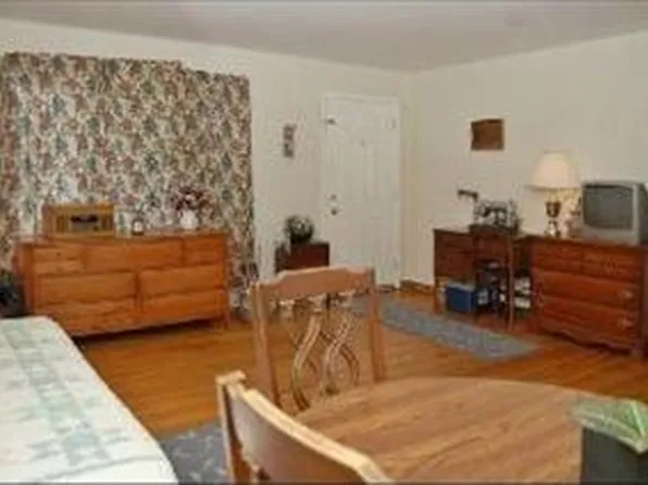 1111 Holiday Ln APT 6, Des Plaines, IL 60016