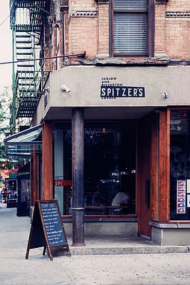 Rented by REAL New York | media 24