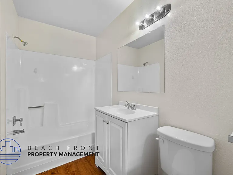 1880 Locust Ave. — Photo 8