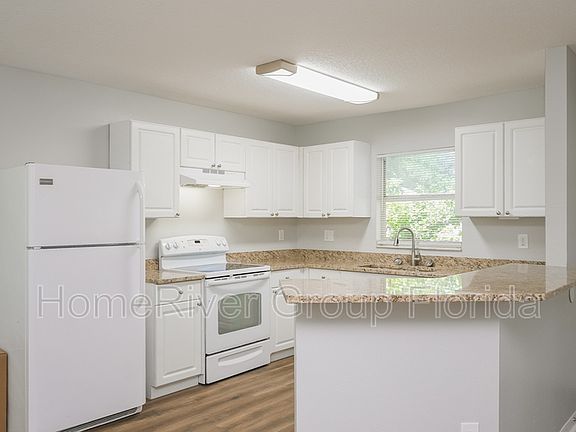 2nd image of 2215 E Emma St
