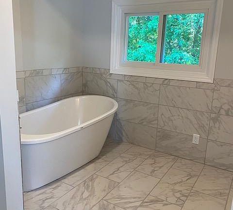 5th image of 62 Belmont Dr