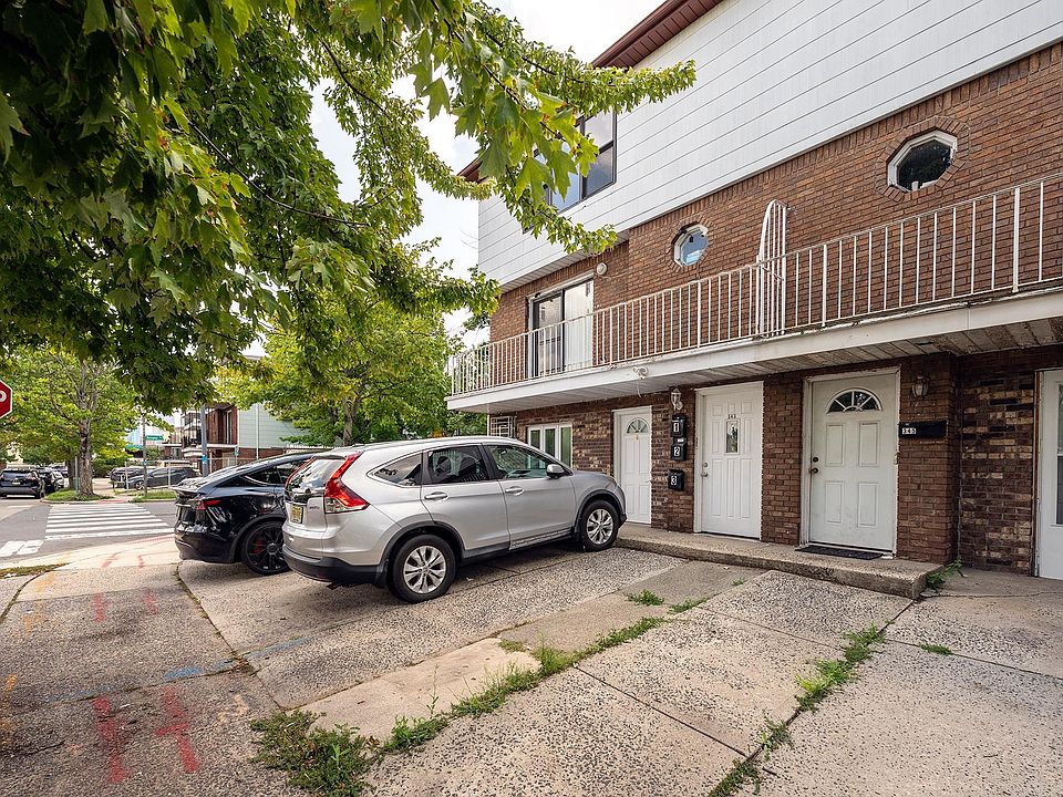 1st image of 343 Mercer Loop