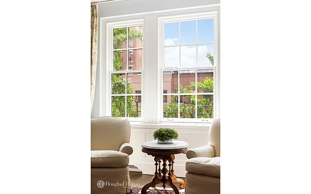 Sold by Douglas Elliman | media 22