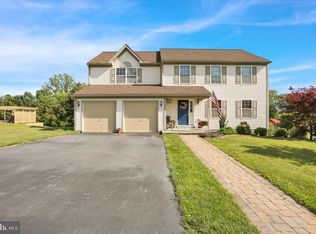 59 Sunglo Dr, Leesport, PA 19533