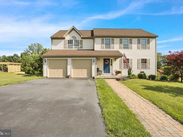 59 Sunglo Dr, Leesport, PA 19533