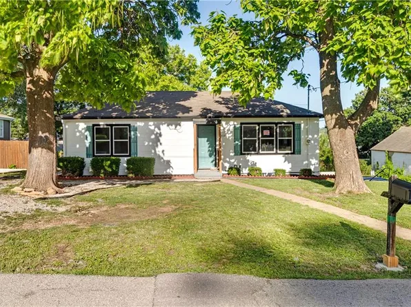 3141 S 37th St, Kansas City, KS 66106