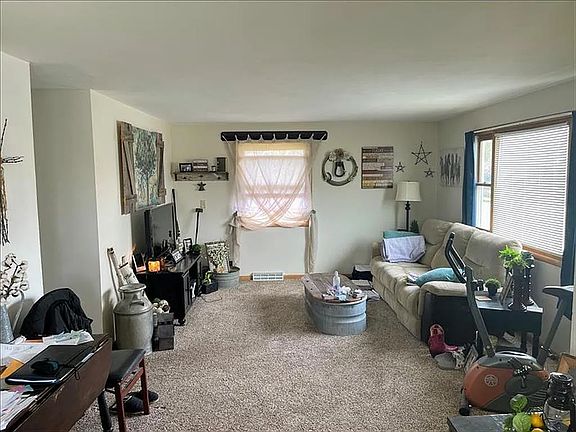 5th image of 3401 Leland Ln #1