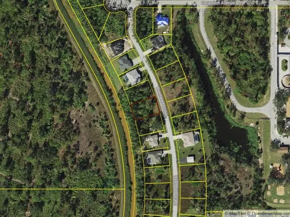 Overhead St #21, North Pt, FL 34288