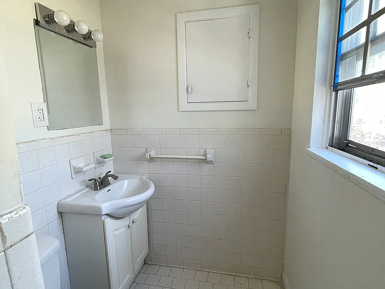 600 Eastbrook Dr NW — Photo 9