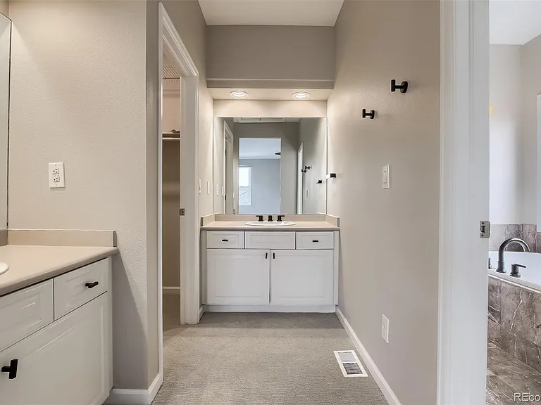 217 S Jackson St #E — Photo 16