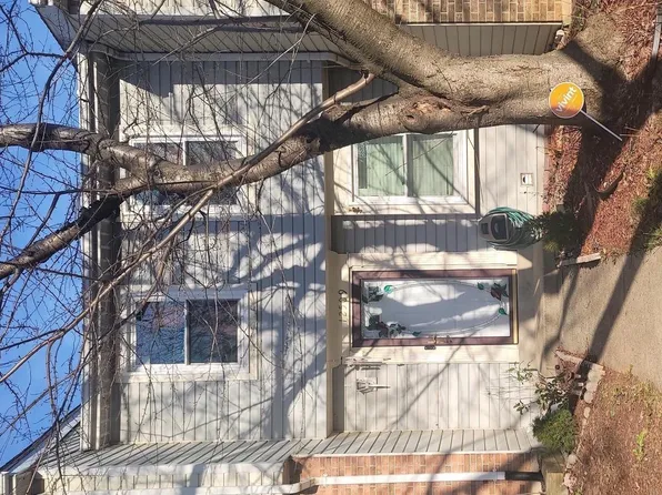 12509 Willow Spring Cir, Germantown, MD 20874