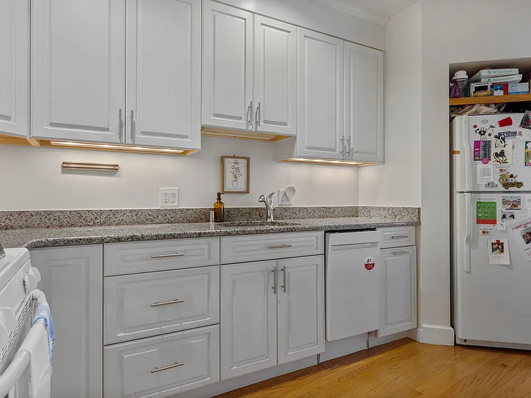 13 Harvard St #2 — Photo 7