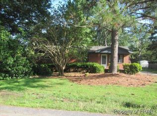 820 Hopkins St, Fayetteville, NC 28314