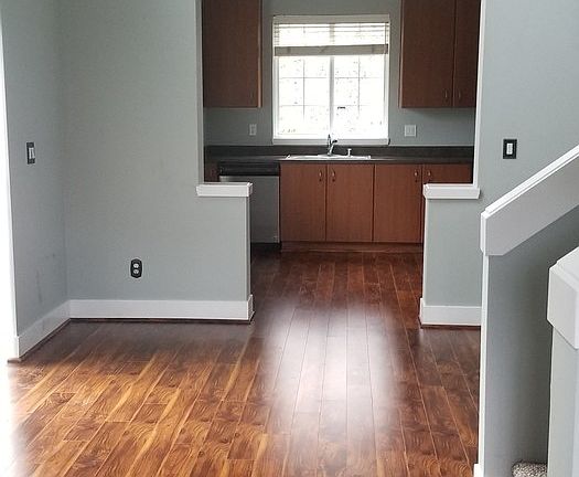 3rd image of 22512 NE Alder Crest Ln