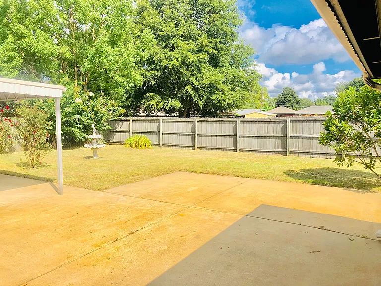 349 Harvard Rd — Photo 4
