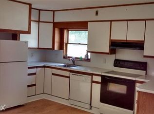 4 Manor Rd N, Greenlawn, NY 11740